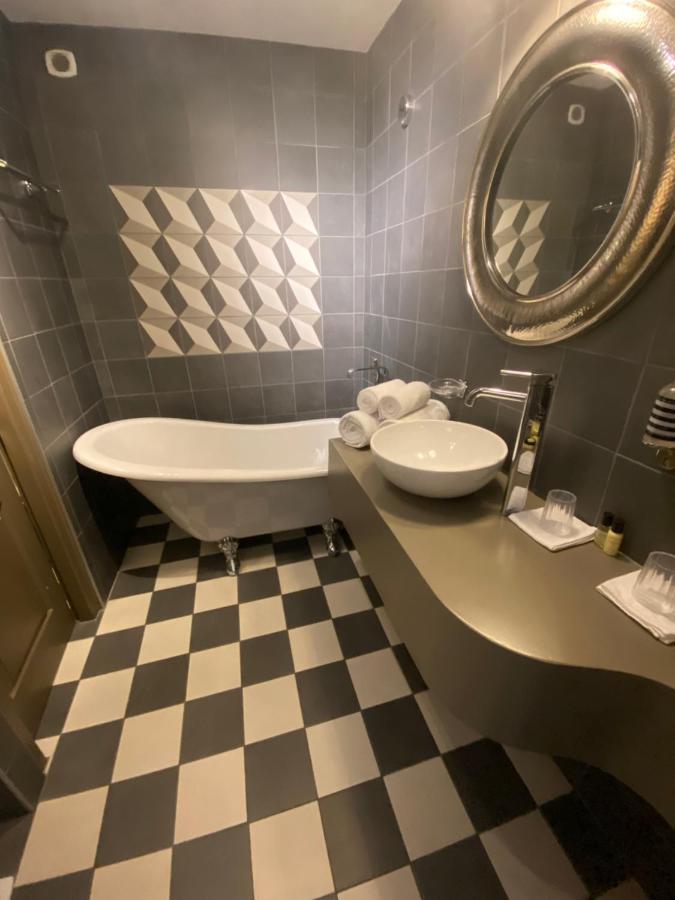 Hotel Gounod แซ็งต์-เรมีย์-เดอ-โพรวองซ์ ภายนอก รูปภาพ