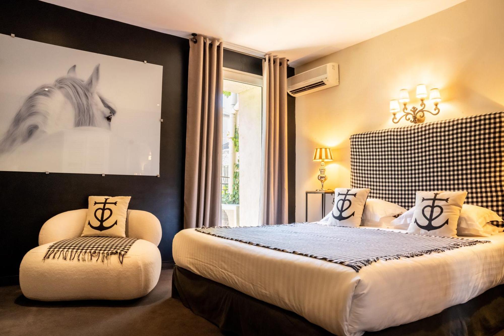Hotel Gounod แซ็งต์-เรมีย์-เดอ-โพรวองซ์ ภายนอก รูปภาพ